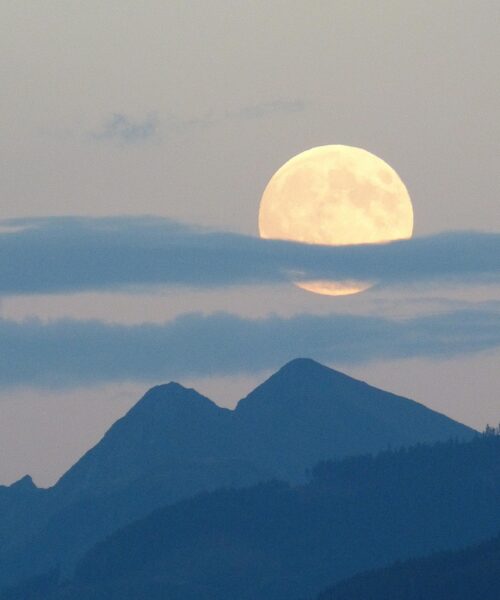 Fizetős űrudvarlás: már most foglalhatsz hotelszobát a Holdra – ha van rá pénzed