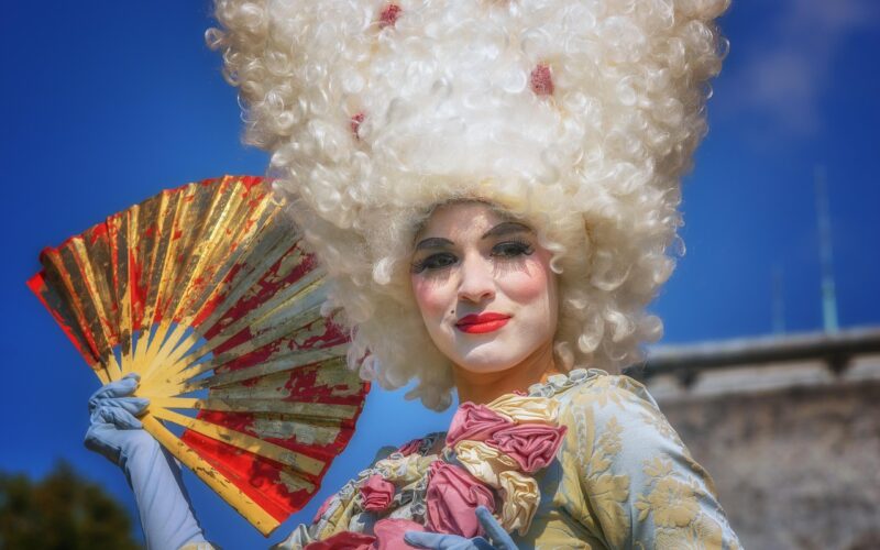 6 randimítosz, amit a kosztümös sorozatok hitettek el velünk